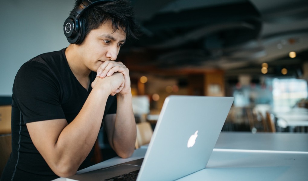 Protéger sa vie privée quand on envoie un SMS depuis internet