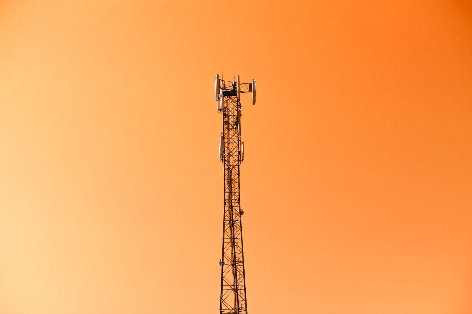 eSIM e portabilidade em 2026: mudar de operadora em 3 minutos, o que as operadoras não lhe contam