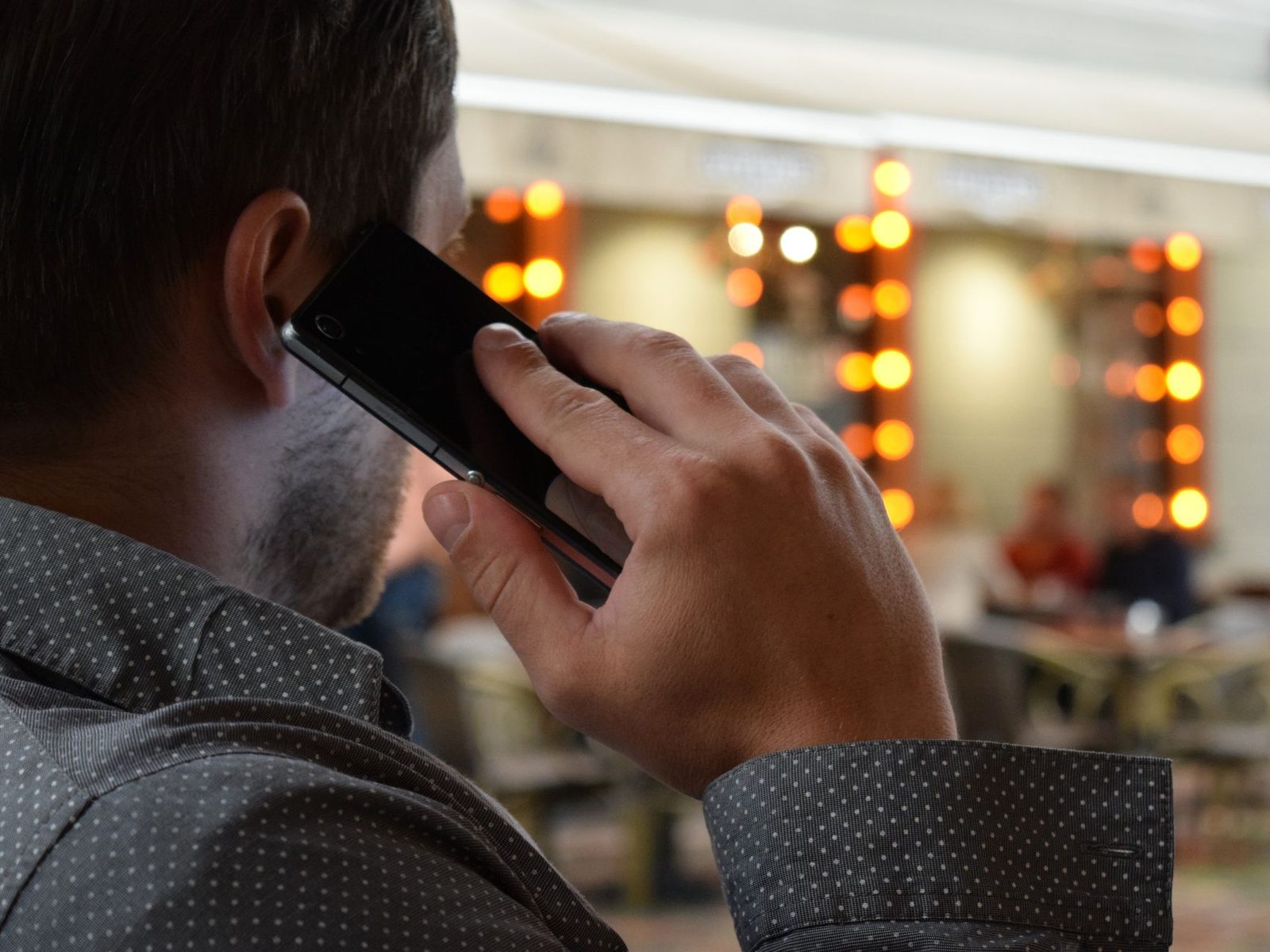 Refurbished smartphone en netwerk 2026: de compatibiliteitsvalkuilen (VoLTE, banden, IMEI) die je vóór aankoop moet controleren