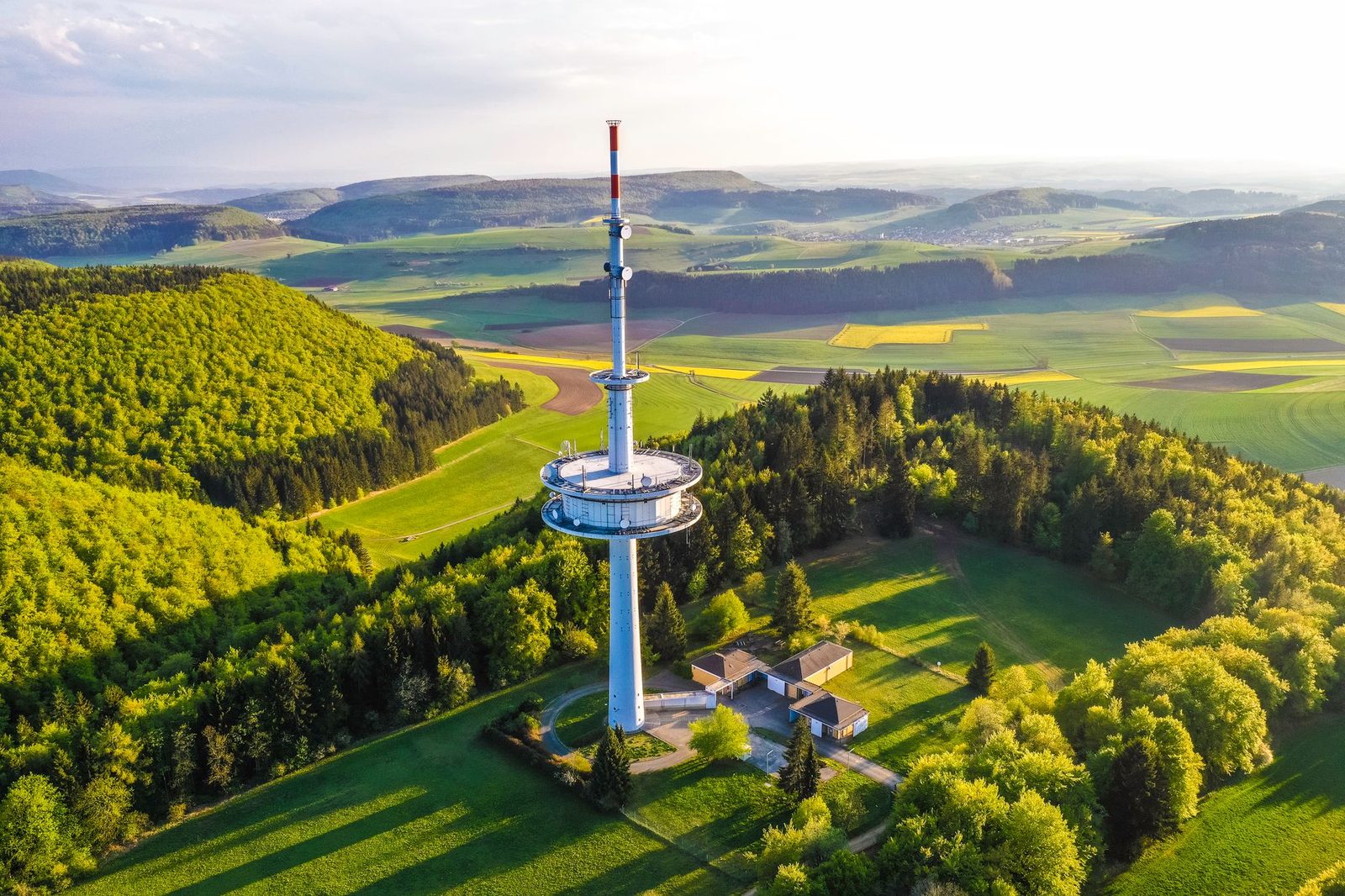 Pas de fibre chez vous en 2026 : l'internet fixe par la 4G/5G, ce que ça vaut vraiment